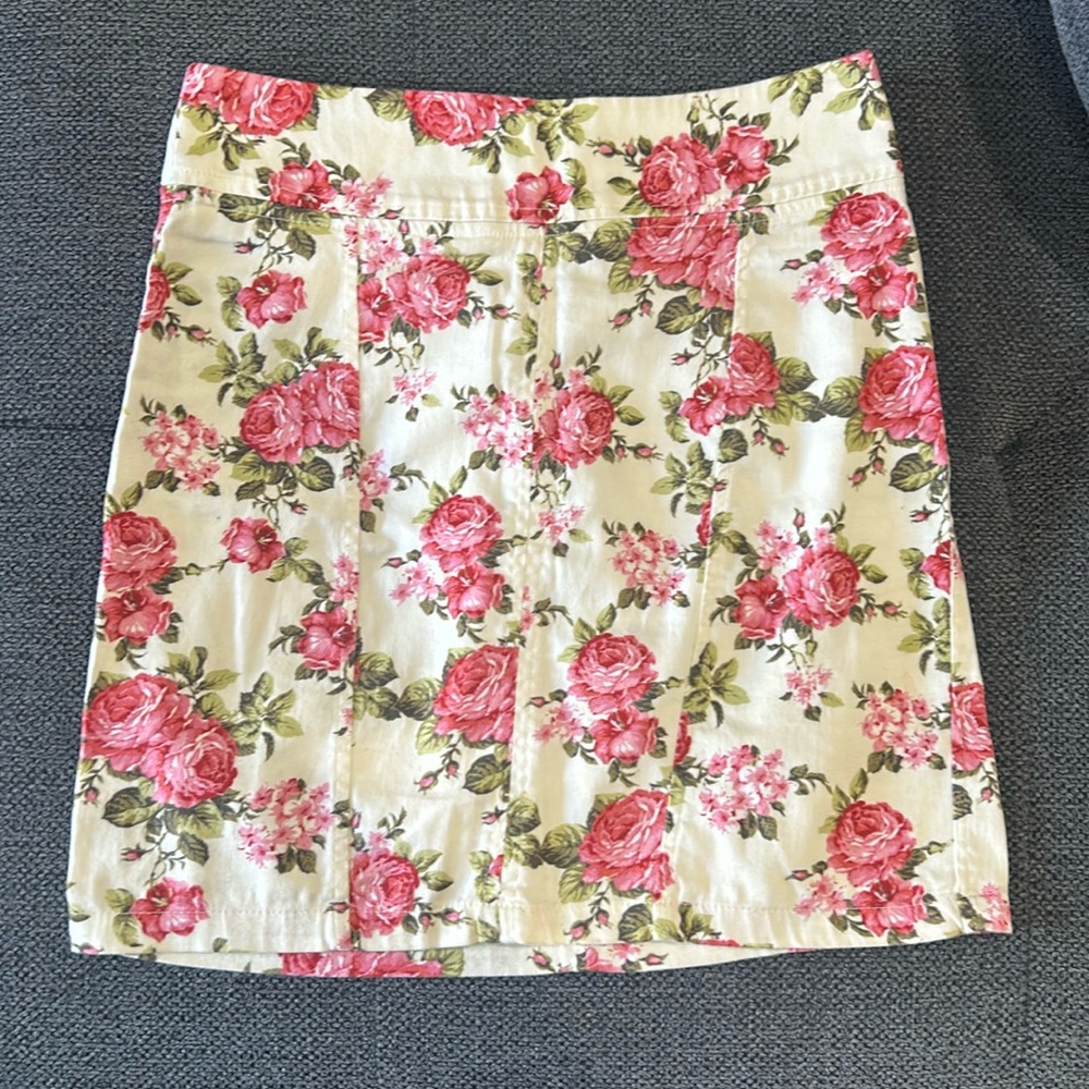 Forever 21 floral mini skirt size XS/S